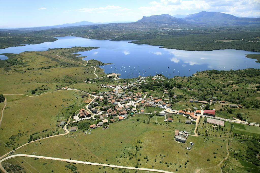 El Egio Guest House Cervera de Buitrago Екстериор снимка