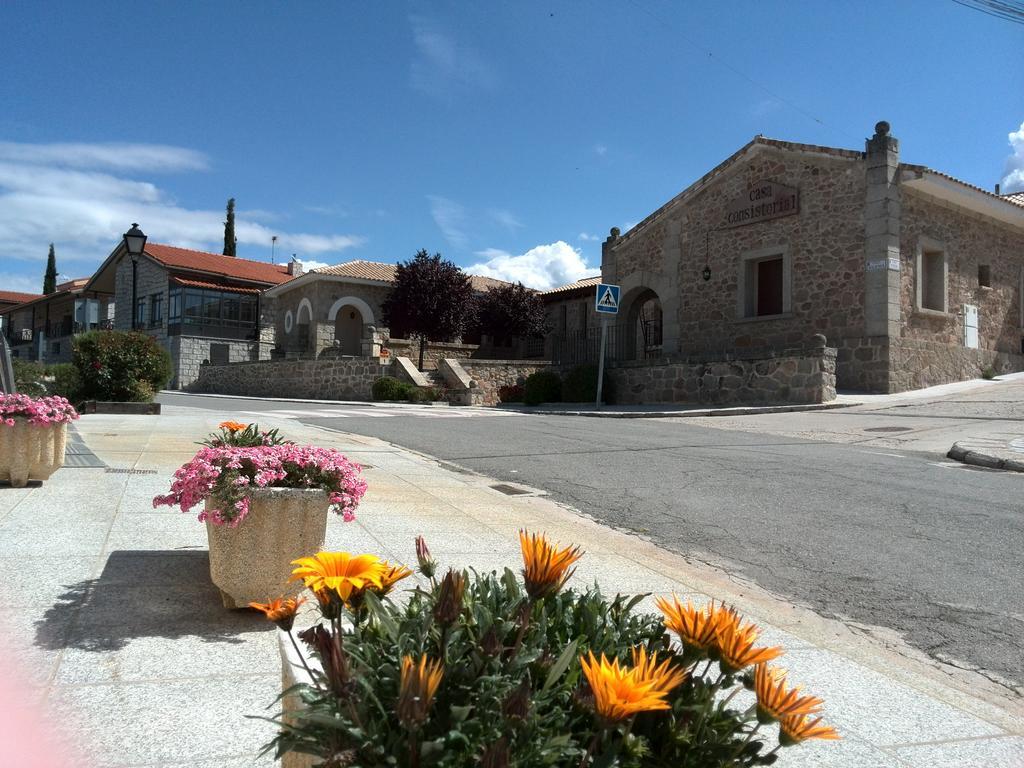 El Egio Guest House Cervera de Buitrago Екстериор снимка
