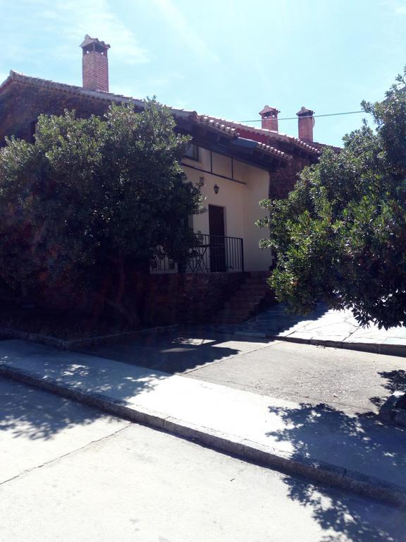 El Egio Guest House Cervera de Buitrago Екстериор снимка