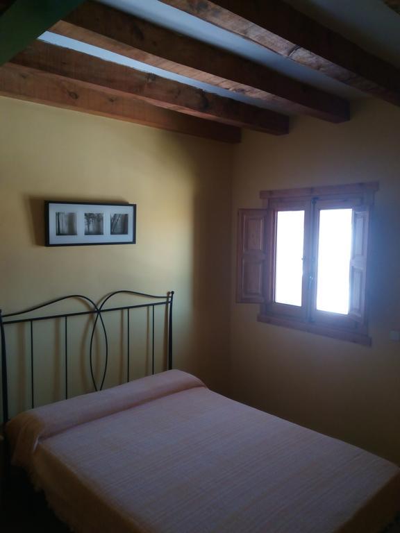 El Egio Guest House Cervera de Buitrago Екстериор снимка
