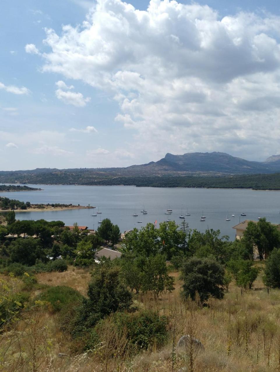 El Egio Guest House Cervera de Buitrago Екстериор снимка